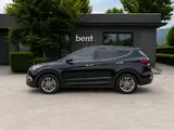 Wynajem czarnego Hyundai Santa Fe w Gruzji
