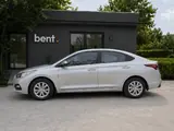 Аренда серебристого Hyundai Solaris в Грузии
