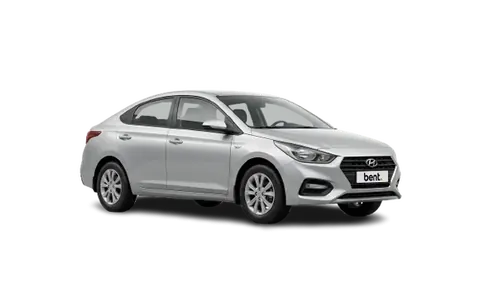 Gürcistan'da gümüş Hyundai Solaris kiralama