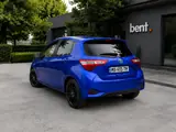 Аренда синей Toyota Yaris в Грузии