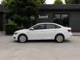 Аренда белого Volkswagen Jetta в Грузии