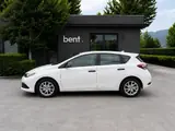 Аренда белого Toyota Auris в Грузии