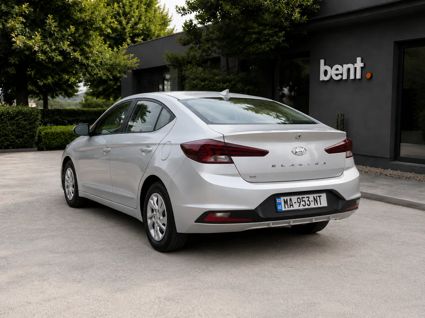 Hyundai Elantra image 3