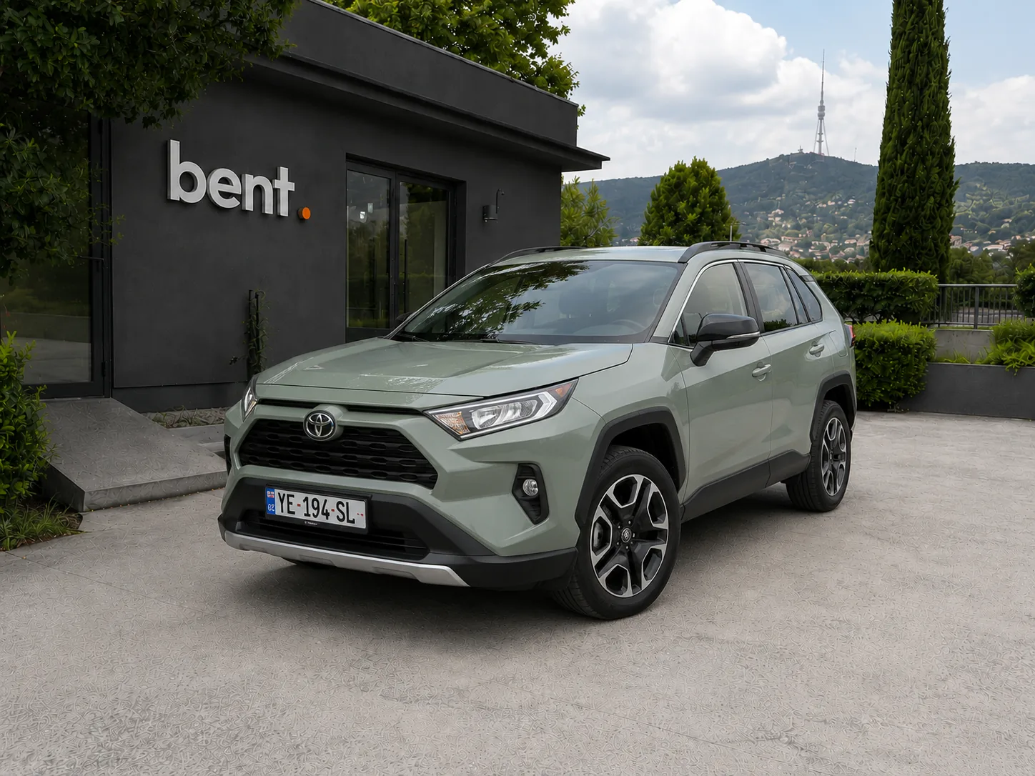 Toyota RAV4 image 2