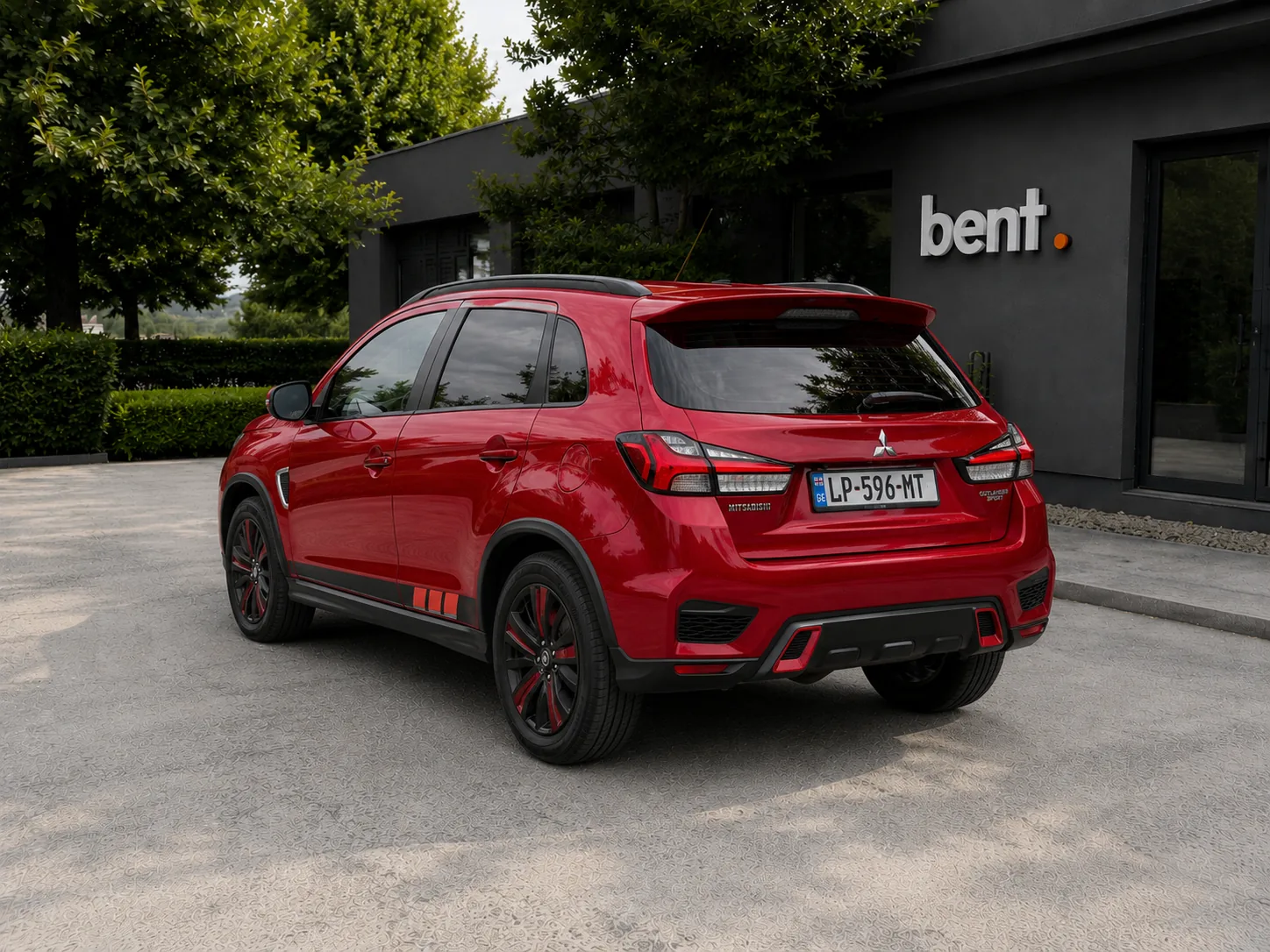 Mitsubishi Outlander Sport image 3